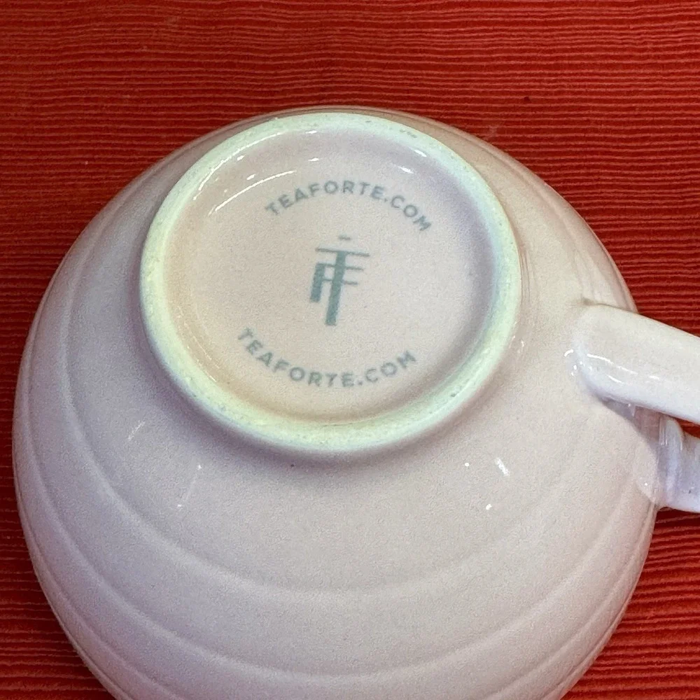 Tea Forte Cafe Teacup w/ Vented Lid Pink Porcelain Steeps 8 oz  Keeps Tea Warm!‎